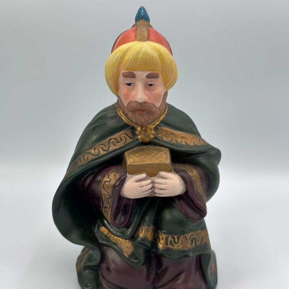 Crown Accents Nativity Scene Set One of the Three Kings Kneeling Green Gold VTG